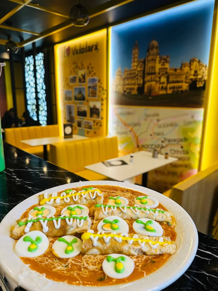 Aiyub Omelet Interior